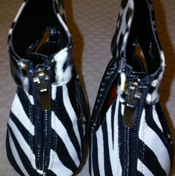 Animal Print Stilettos with Rhinestone Accents - Picture 5 of 7